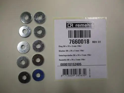 Remeha-Wascher mit unterschiedlichen Oberflächen, in einer Anordnung von zwei Reihen. Ein Produktetikett mit Artikelnummer und Beschreibung ist rechts angeordnet.